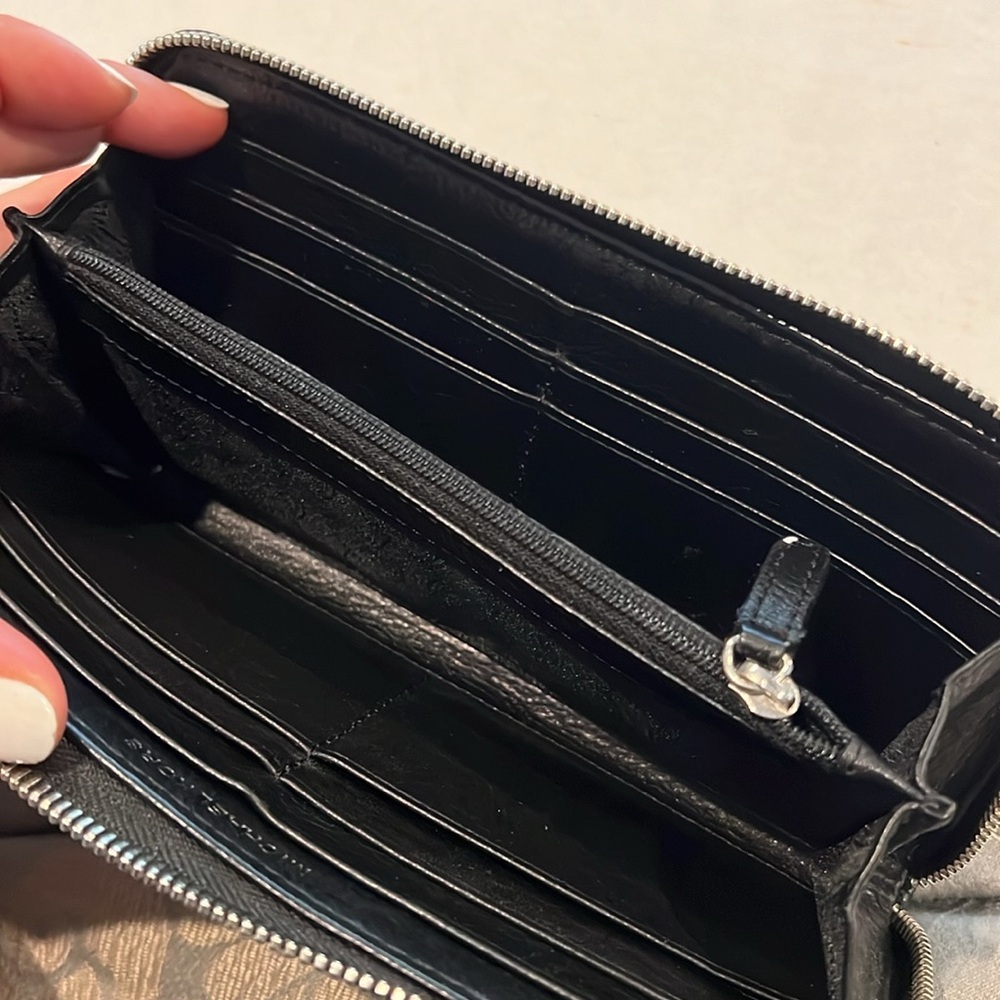 Michael Kors Wallet - Picture 7 of 12